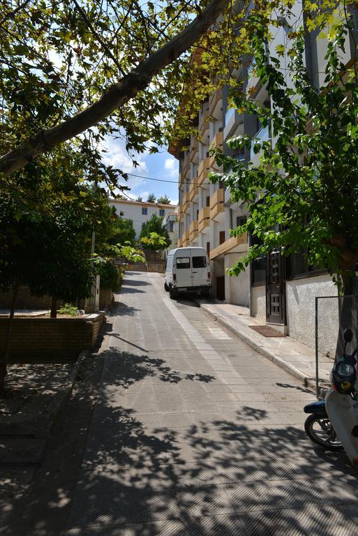 Hôtel Mideia à Levádeia Extérieur photo