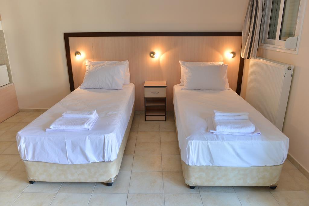 Hôtel Mideia à Levádeia Chambre photo