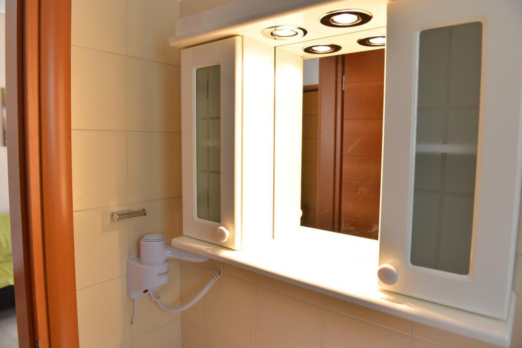 Hôtel Mideia à Levádeia Chambre photo