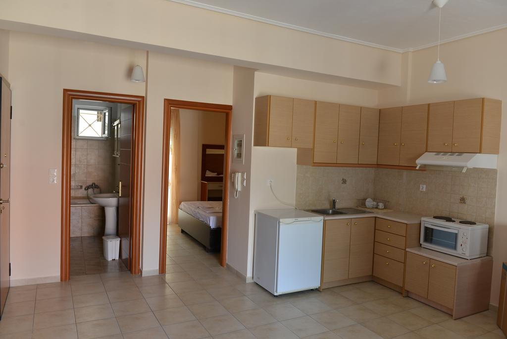 Hôtel Mideia à Levádeia Chambre photo