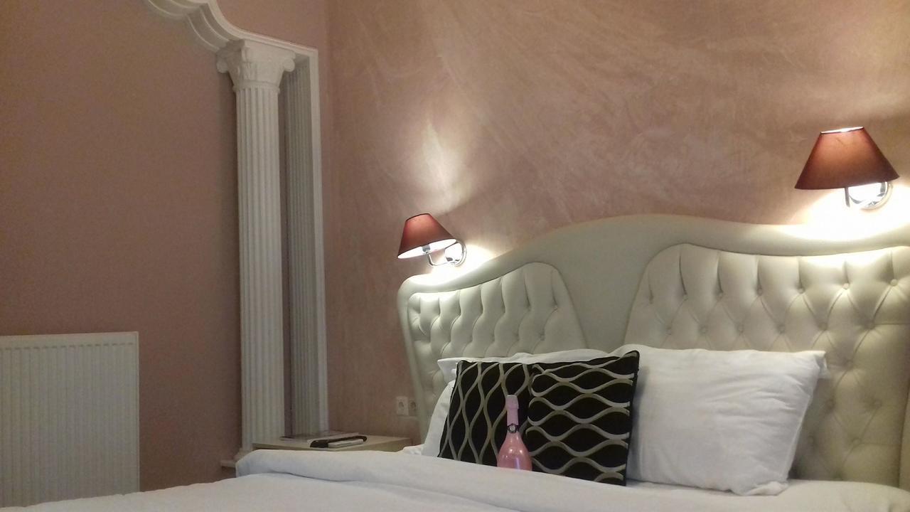 Hôtel Mideia à Levádeia Extérieur photo